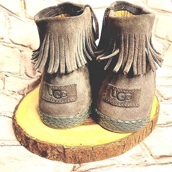 UGG Moccasin Boots, UGG Boots, Boots, Moccasin Boots, Native American Style - Picture 3 of 8